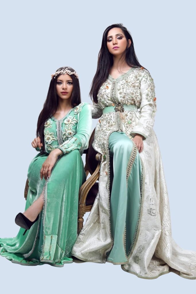 CAFTAN EXPORT Découvrez l'élégance intemporelle du caftan henna, une pièce traditionnelle marocaine magnifiquement ornée. Nos caftans en henna allient beauté et tradition pour des moments inoubliables. Explorez notre collection unique aujourd'hui !