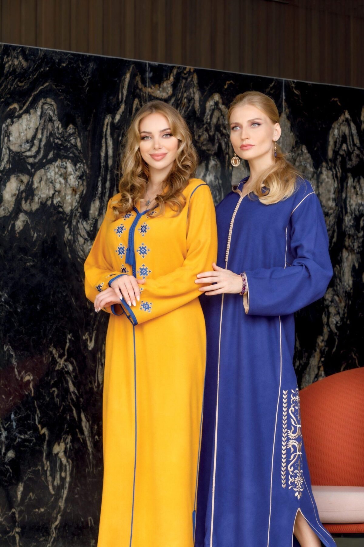 Caftan Market Place Découvrez l'élégance intemporelle du caftan henna, une pièce traditionnelle marocaine magnifiquement ornée. Nos caftans en henna allient beauté et tradition pour des moments inoubliables. Explorez notre collection unique aujourd'hui !