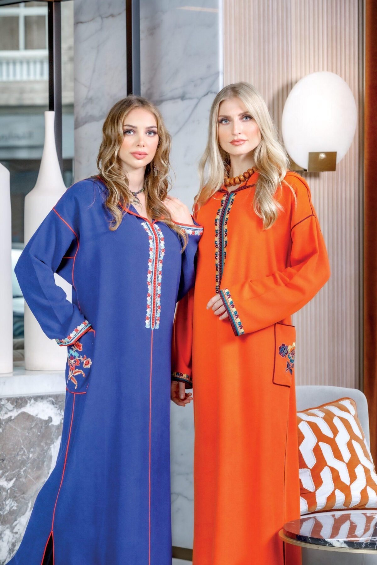 Caftan Market Place Découvrez l'élégance intemporelle du caftan henna, une pièce traditionnelle marocaine magnifiquement ornée. Nos caftans en henna allient beauté et tradition pour des moments inoubliables. Explorez notre collection unique aujourd'hui !