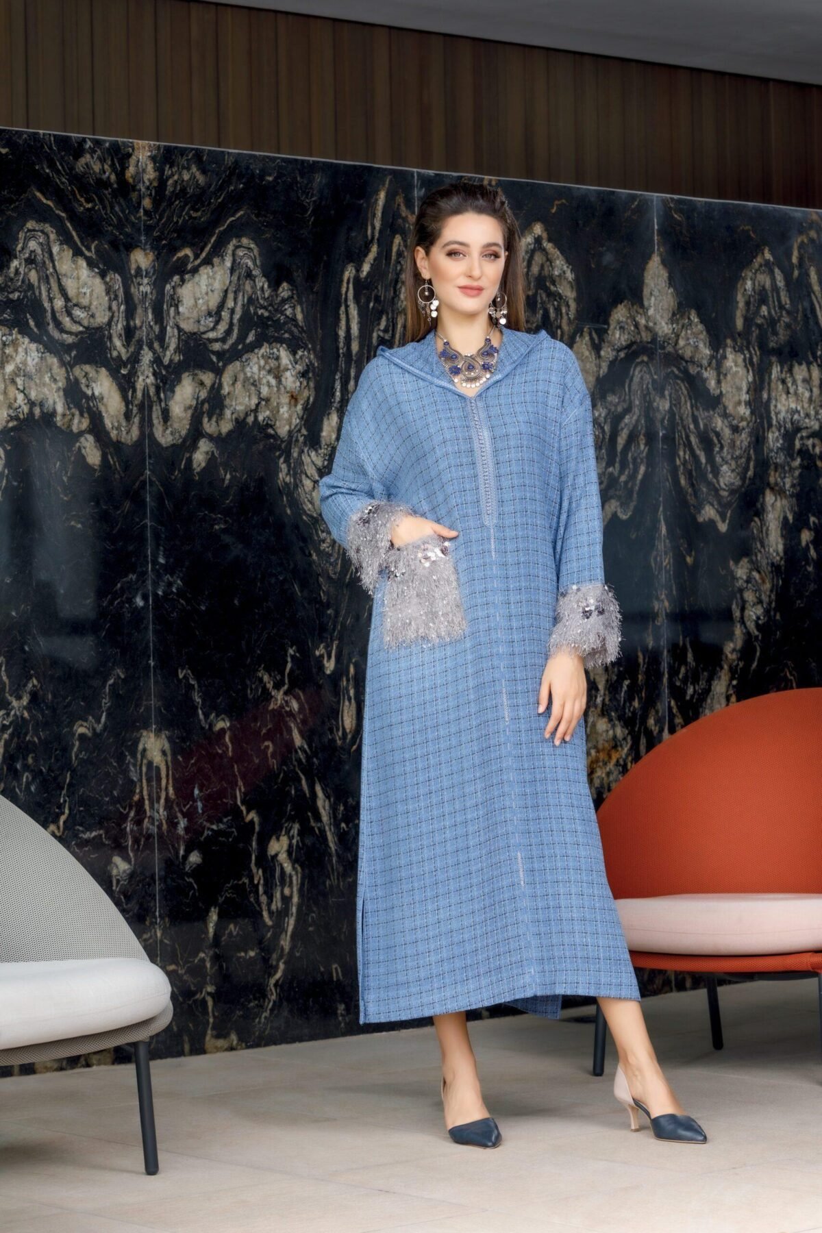 Caftan Market Place Découvrez l'élégance intemporelle du caftan henna, une pièce traditionnelle marocaine magnifiquement ornée. Nos caftans en henna allient beauté et tradition pour des moments inoubliables. Explorez notre collection unique aujourd'hui !