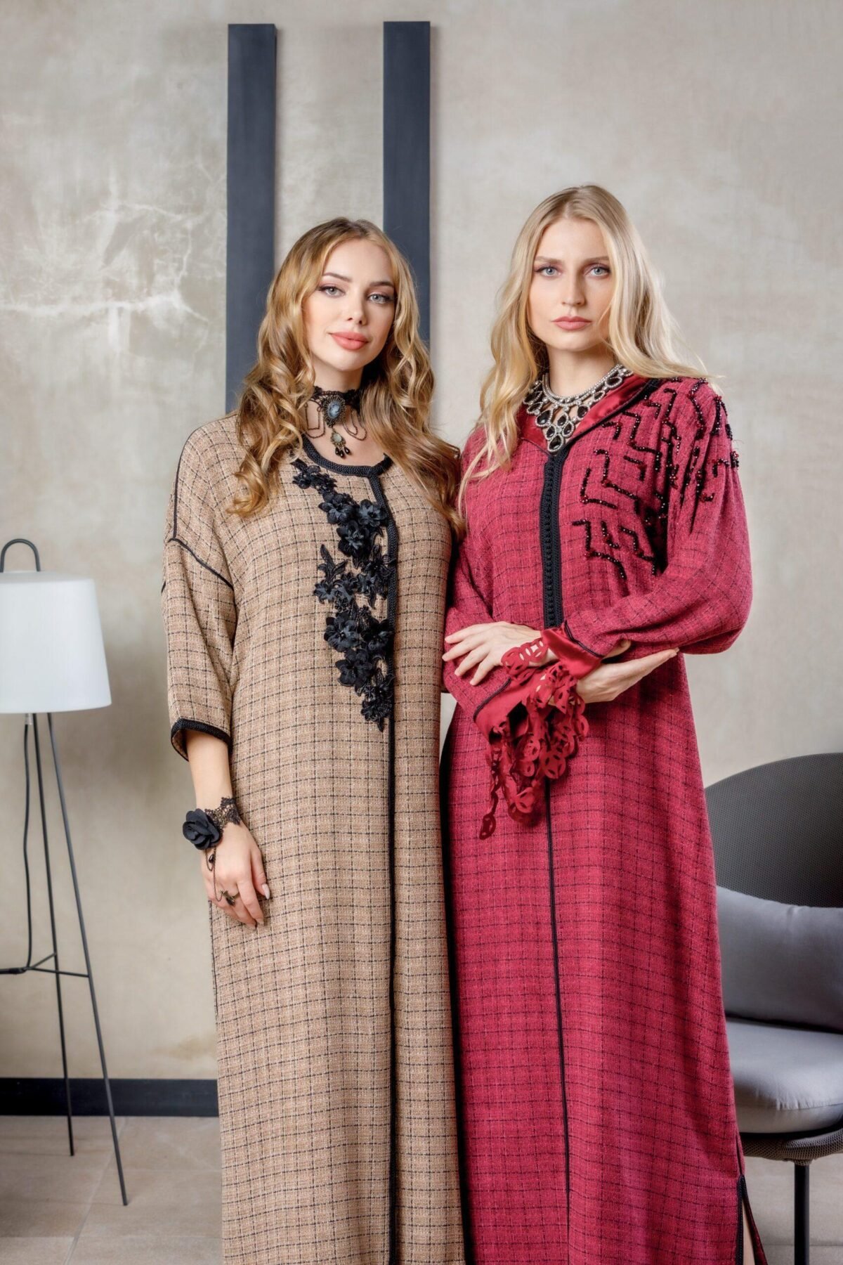 Caftan Market Place Découvrez l'élégance intemporelle du caftan henna, une pièce traditionnelle marocaine magnifiquement ornée. Nos caftans en henna allient beauté et tradition pour des moments inoubliables. Explorez notre collection unique aujourd'hui !