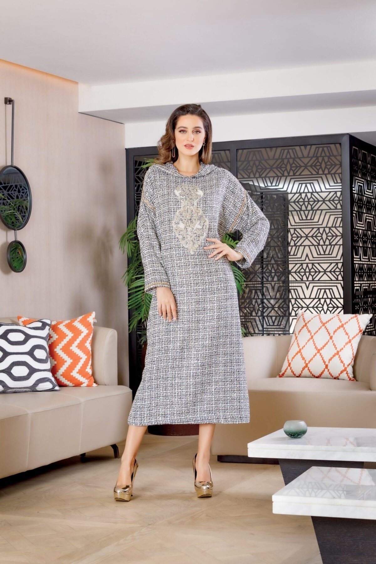 Caftan Market Place Découvrez l'élégance intemporelle du caftan henna, une pièce traditionnelle marocaine magnifiquement ornée. Nos caftans en henna allient beauté et tradition pour des moments inoubliables. Explorez notre collection unique aujourd'hui !