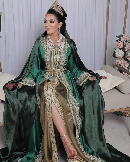 CAFTAN EXPORT Découvrez l'élégance intemporelle du caftan henna, une pièce traditionnelle marocaine magnifiquement ornée. Nos caftans en henna allient beauté et tradition pour des moments inoubliables. Explorez notre collection unique aujourd'hui !