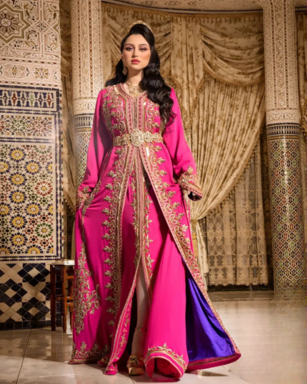 CAFTAN EXPORT Découvrez l'élégance intemporelle du caftan henna, une pièce traditionnelle marocaine magnifiquement ornée. Nos caftans en henna allient beauté et tradition pour des moments inoubliables. Explorez notre collection unique aujourd'hui !