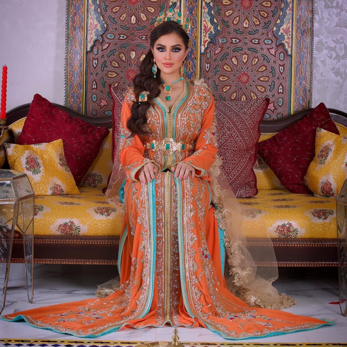 Caftan Market Place Découvrez l'élégance intemporelle du caftan henna, une pièce traditionnelle marocaine magnifiquement ornée. Nos caftans en henna allient beauté et tradition pour des moments inoubliables. Explorez notre collection unique aujourd'hui !
