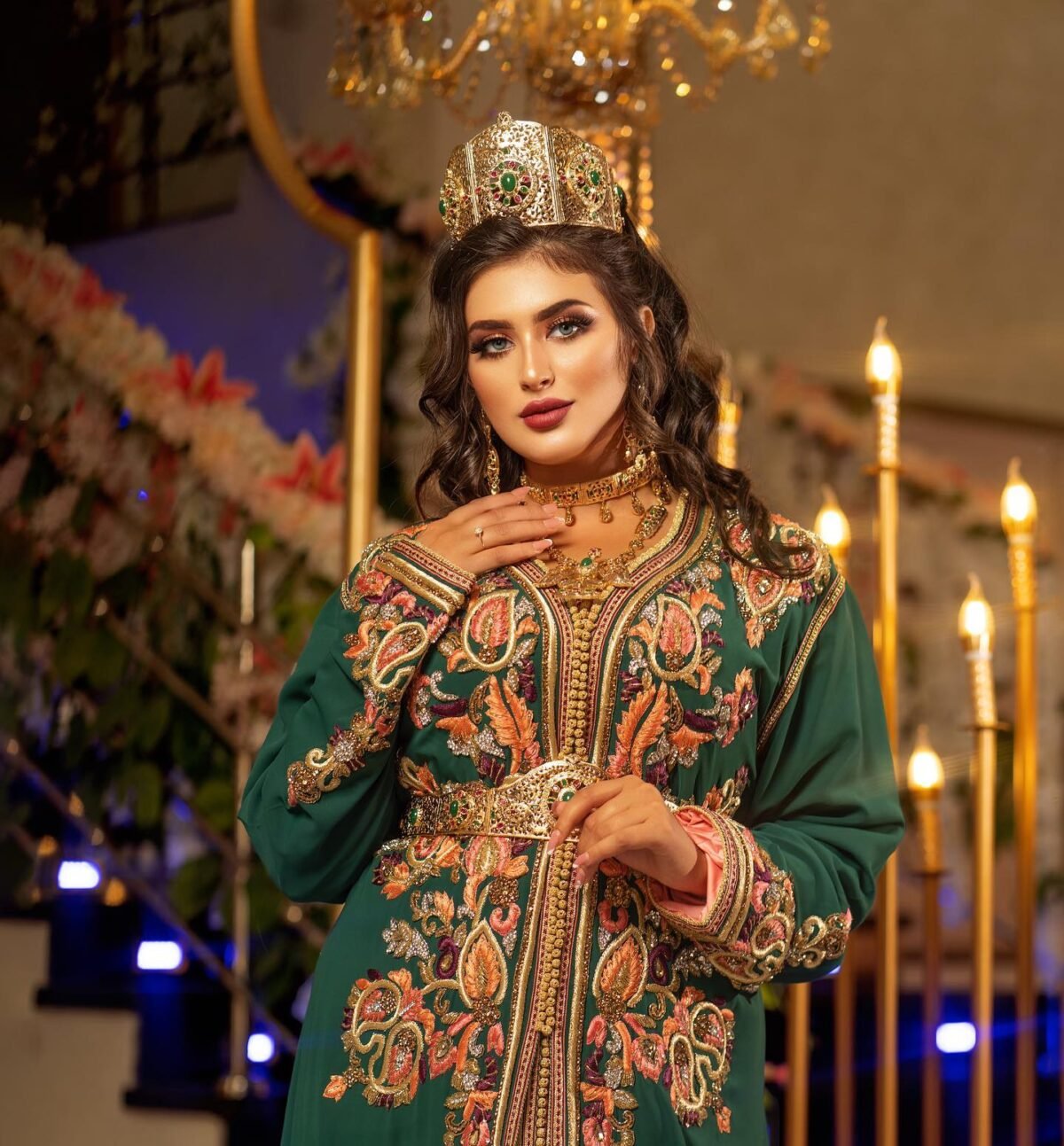 Caftan Market Place Découvrez l'élégance intemporelle du caftan henna, une pièce traditionnelle marocaine magnifiquement ornée. Nos caftans en henna allient beauté et tradition pour des moments inoubliables. Explorez notre collection unique aujourd'hui !