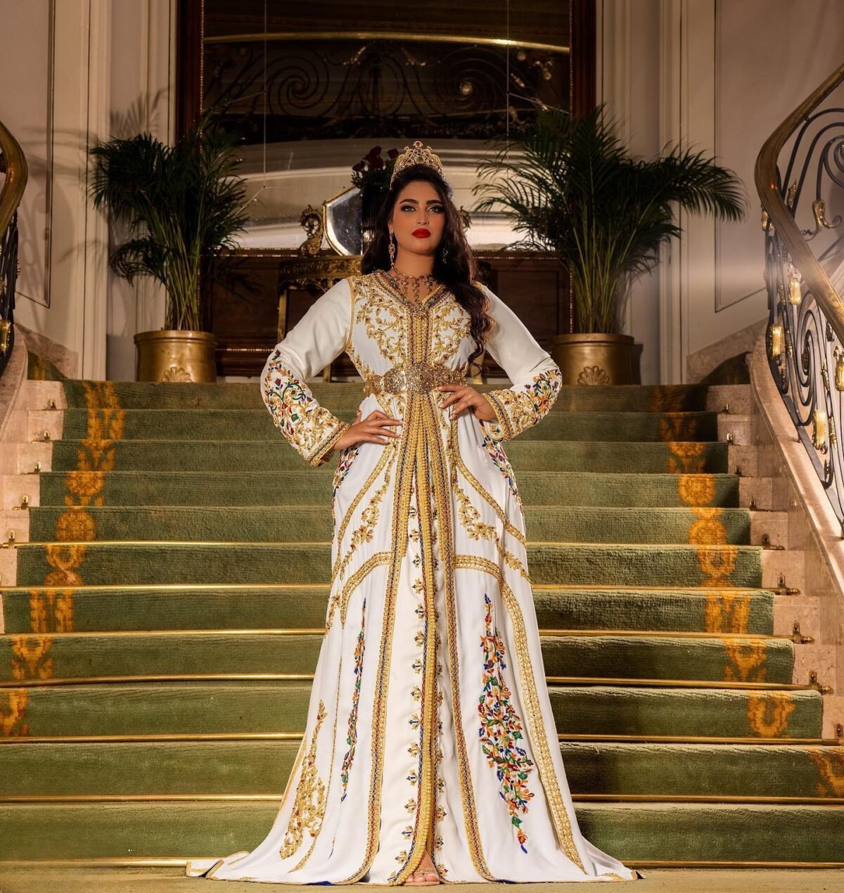 Caftan Market Place Découvrez l'élégance intemporelle du caftan henna, une pièce traditionnelle marocaine magnifiquement ornée. Nos caftans en henna allient beauté et tradition pour des moments inoubliables. Explorez notre collection unique aujourd'hui !