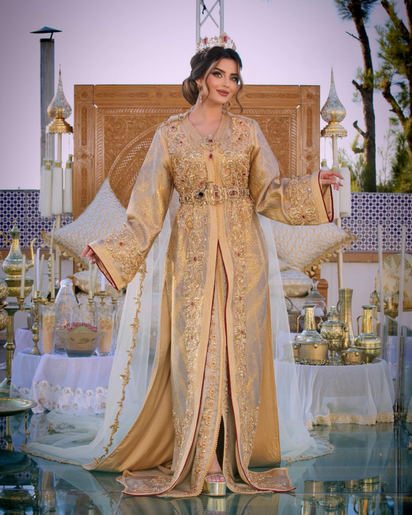 Caftan Market Place Découvrez l'élégance intemporelle du caftan henna, une pièce traditionnelle marocaine magnifiquement ornée. Nos caftans en henna allient beauté et tradition pour des moments inoubliables. Explorez notre collection unique aujourd'hui ! Caftan Market Place Découvrez l'élégance intemporelle du caftan henna, une pièce traditionnelle marocaine magnifiquement ornée. Nos caftans en henna allient beauté et tradition pour des moments inoubliables. Explorez notre collection unique aujourd'hui !